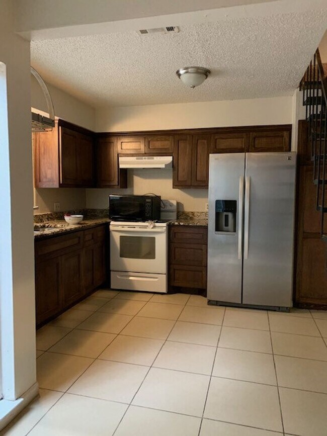 1733 Timberwood Dr Austin, TX 78741 photo 5