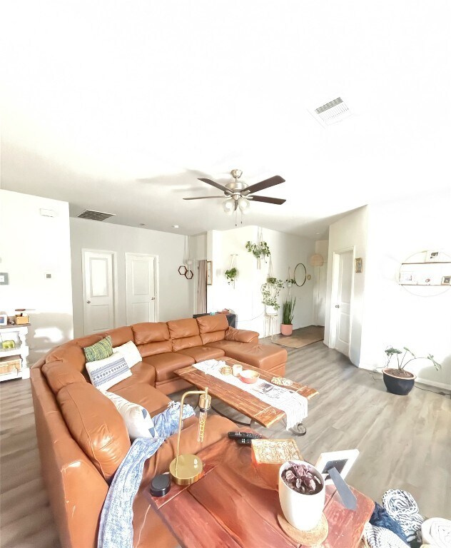 1236 Whippletree Trl Georgetown, TX 78626 photo 4