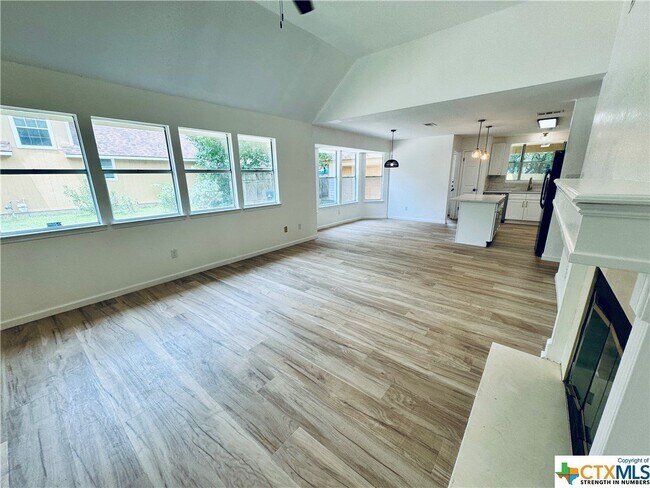 1512 Laurel Glen Blvd Leander, TX 78641 photo 2