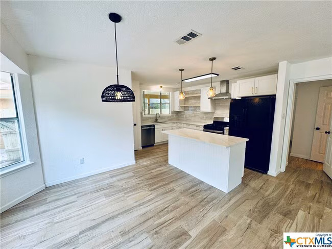 1512 Laurel Glen Blvd Leander, TX 78641 photo 5