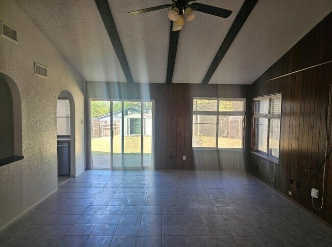 707 Southwood Cir Duncanville, TX 75137 photo 3