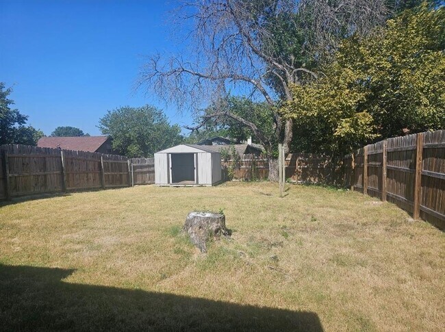 707 Southwood Cir Duncanville, TX 75137 photo 2