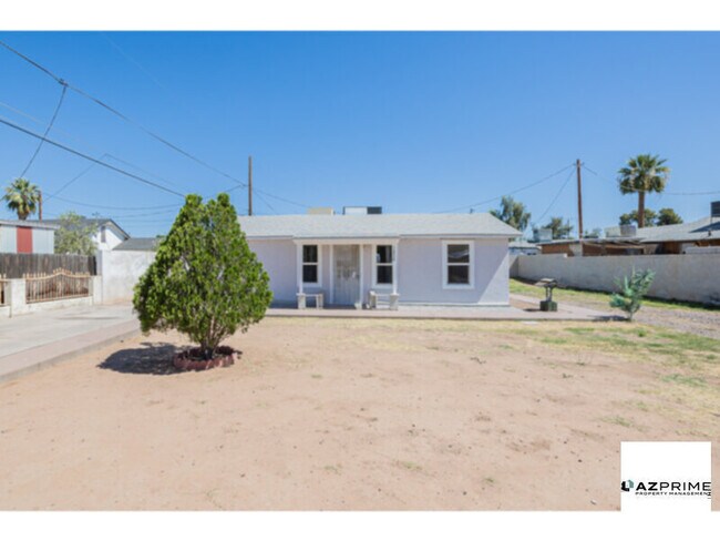 2830 E Sheridan St Phoenix, AZ 85008 photo 2