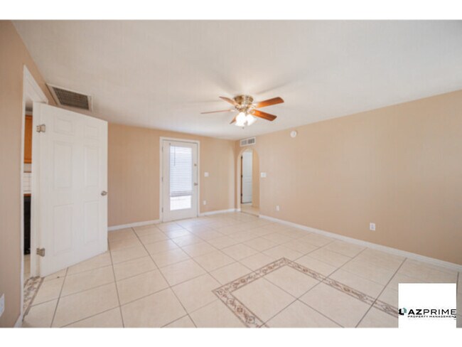 2830 E Sheridan St Phoenix, AZ 85008 photo 5