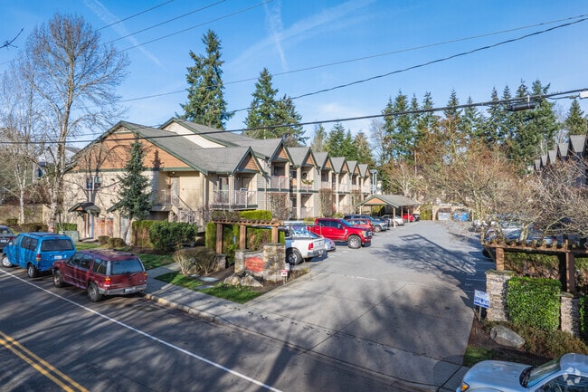 Chelsea Court Apartments photo 2