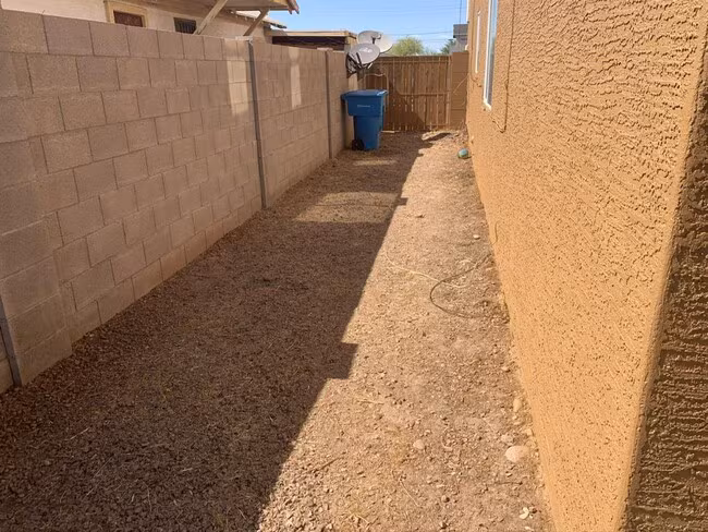 2511 East Pueblo Avenue, Phoenix, AZ 85040 photo 3