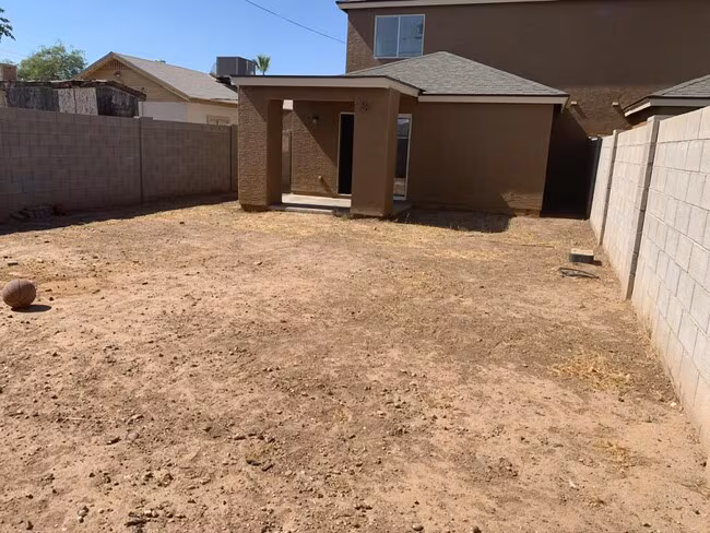 2511 East Pueblo Avenue, Phoenix, AZ 85040 photo 2