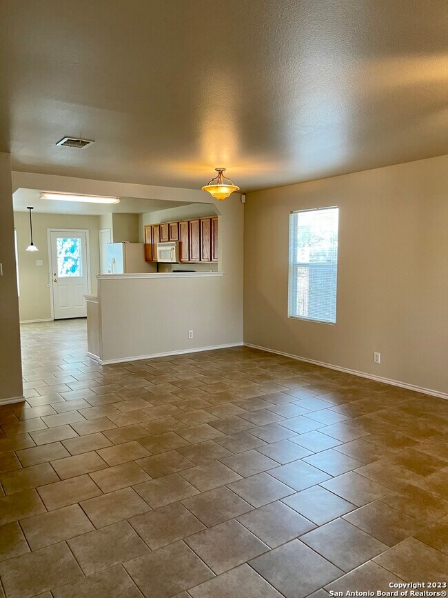 8007 Misty Bluff San Antonio, TX 78249 photo 4