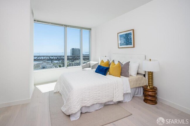 1BR/1BA Apartment on Main Street · San Francisco photo 3