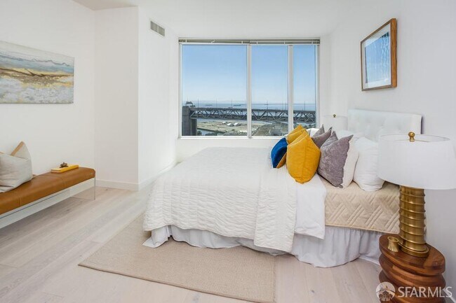 1BR/1BA Apartment on Main Street · San Francisco photo 4