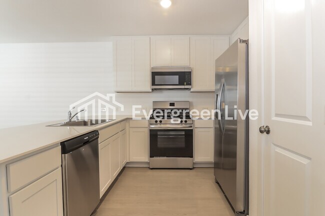 2033 Belgian Dr Aubrey, TX 76227 photo 4