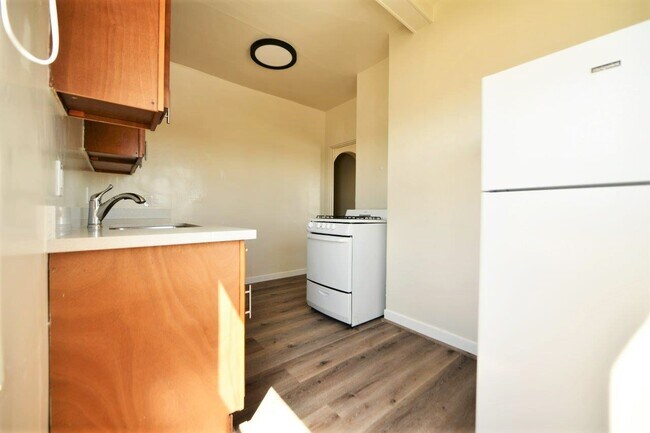 479 Merritt Ave Oakland, CA 94610 photo 5