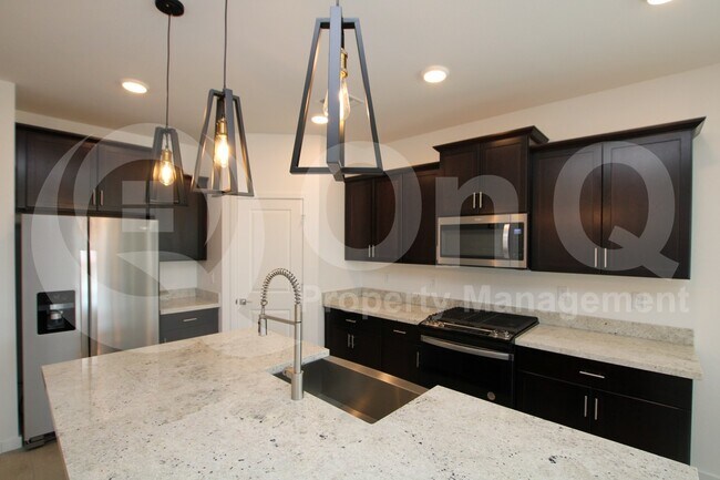 5816 North 202nd Lane, Litchfield Park, AZ 85340 photo 2
