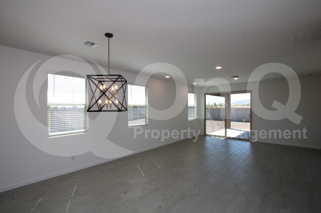 5816 North 202nd Lane, Litchfield Park, AZ 85340 photo 4
