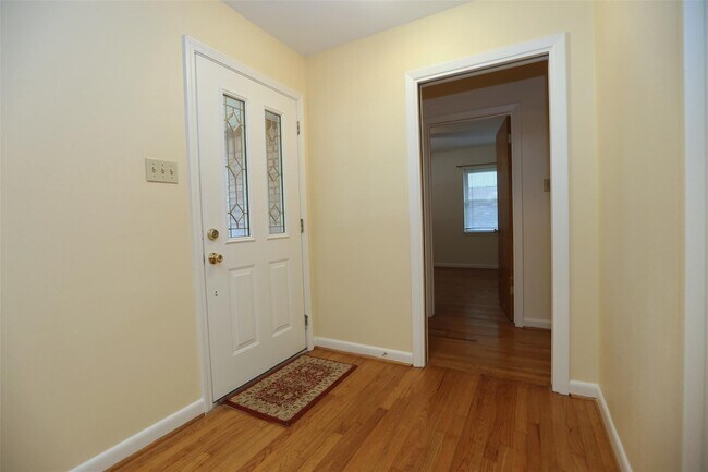 3535 Durhill Street, Houston, TX 77025 photo 2