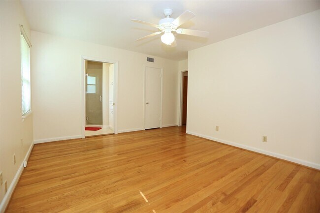 3535 Durhill Street, Houston, TX 77025 photo 3