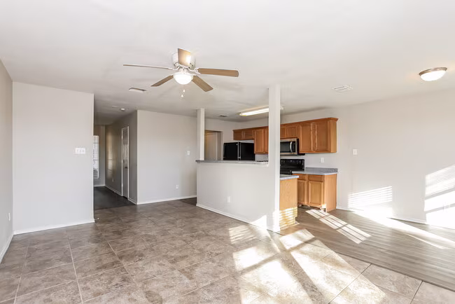1424 Pine Ln Fort Worth, TX 76140 photo 4