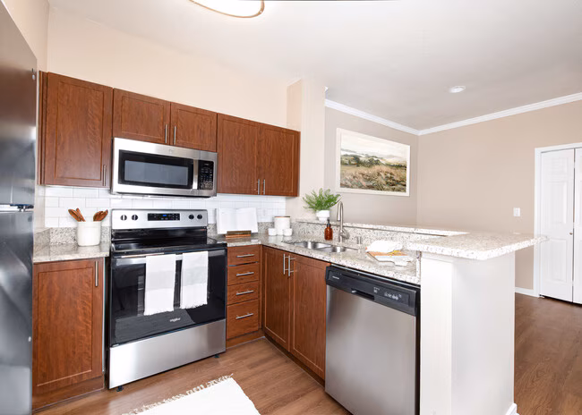 Crescent Cove At Lakepointe photo 5