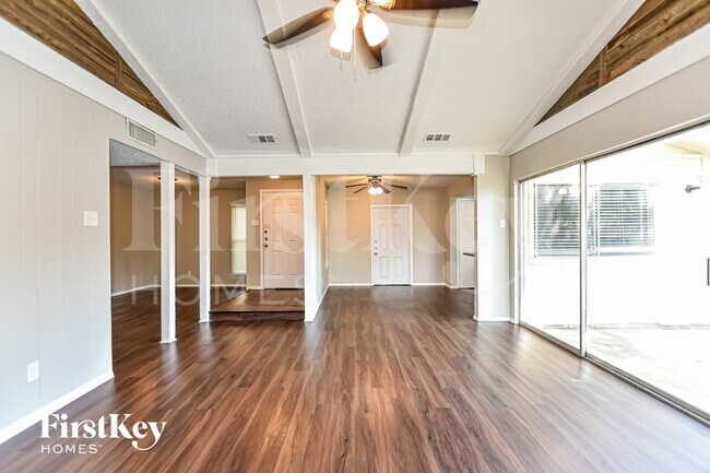 710 Ravencroft Dr Garland, TX 75043 photo 3