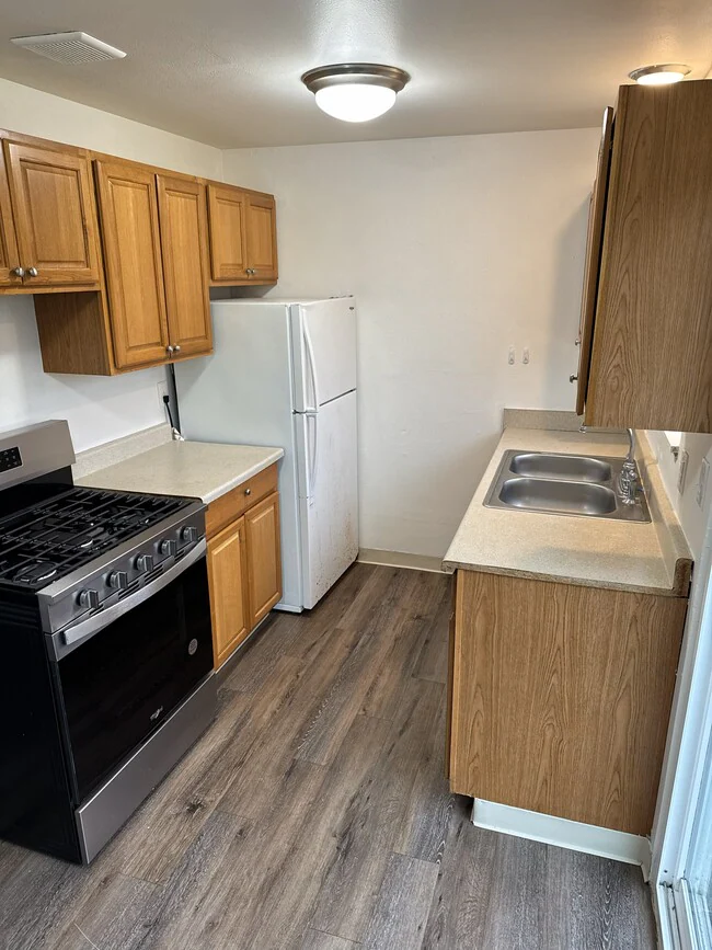 10901 Addison St SW Lakewood, WA 98499 photo 2
