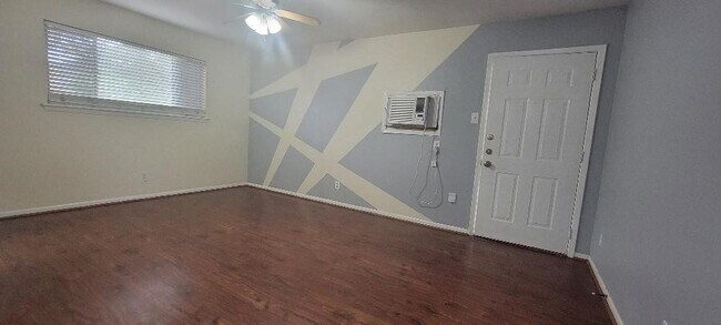 1806 W Main St Houston, TX 77098 photo 4