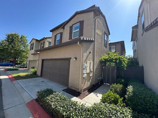 Gorgeous 4 Bedroom, 3 Bath Questa Village photo 4