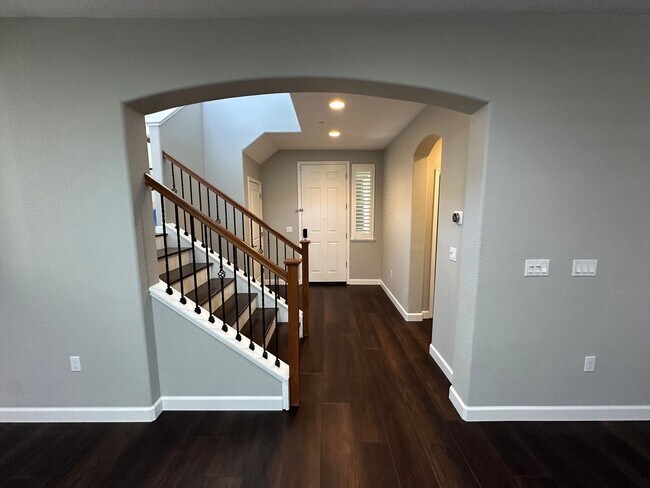 Gorgeous 4 Bedroom, 3 Bath Questa Village photo 5
