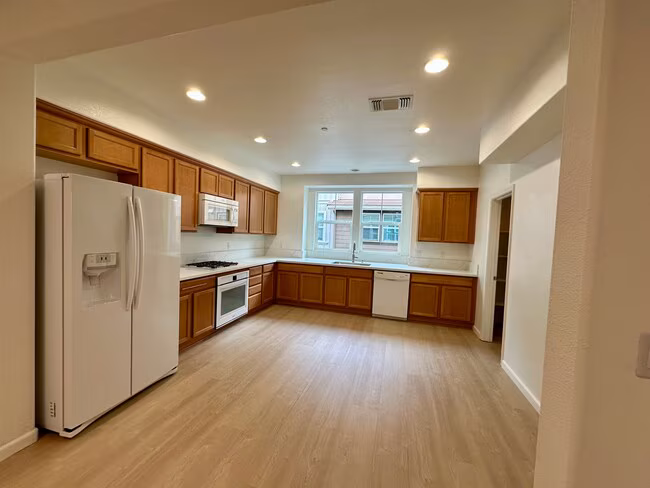 Remodeled Town home in Dublin photo 5