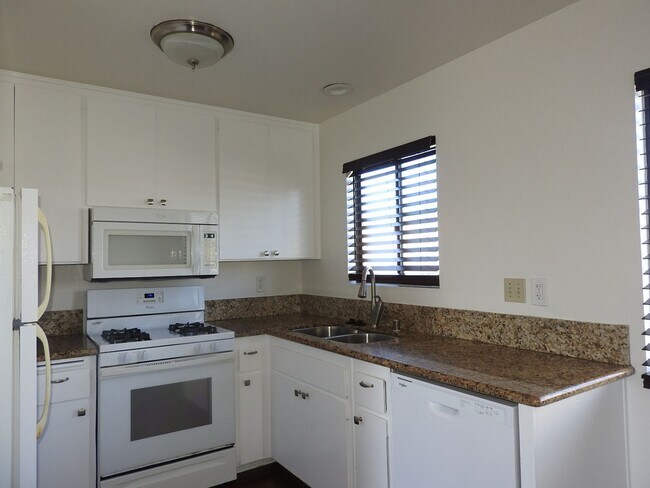 2108 Garnet Ave San Diego, CA 92109 photo 5