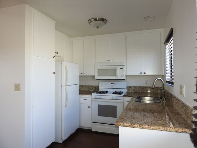 2108 Garnet Ave San Diego, CA 92109 photo 4