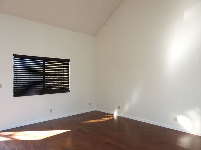 2108 Garnet Ave San Diego, CA 92109 photo 3