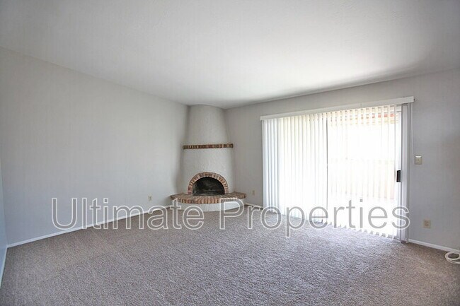 401 W Utopia Rd Phoenix, AZ 85027 photo 3