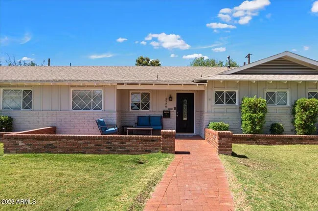 4320 E Clarendon Ave Phoenix, AZ 85018 photo 3