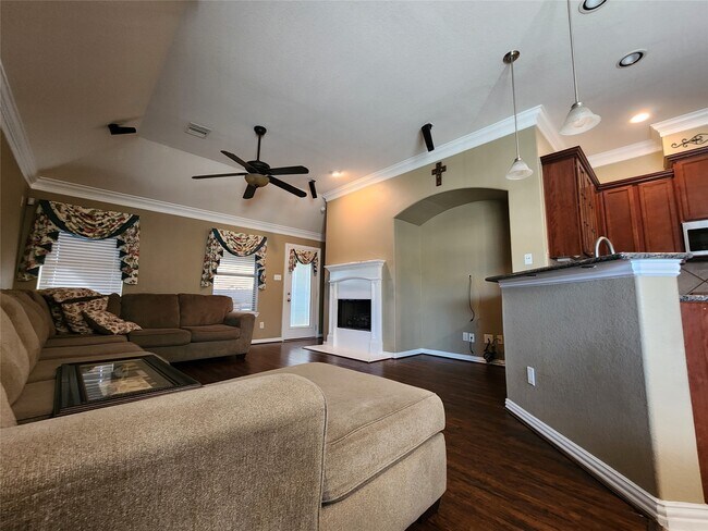 4422 Meadow Way Drive, Deer Park, TX 77536 photo 4