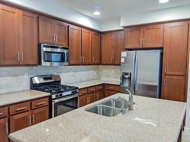 3 Bed 2 Bath Condo Near Great Mall - Milpitas photo 2