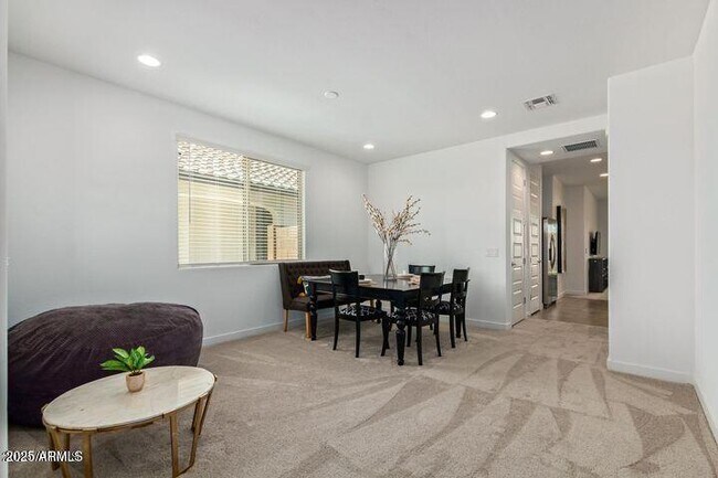 8914 W Palo Verde Dr Glendale, AZ 85305 photo 5