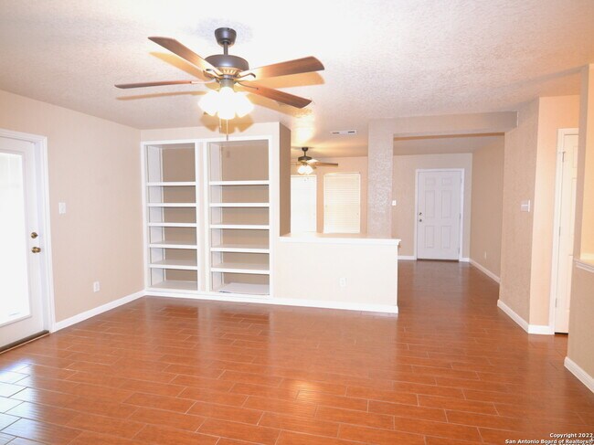 11116 Vollmer Ln San Antonio, TX 78254 photo 4