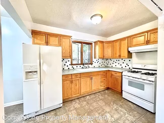 1035 Newhall St San Jose, CA 95126 photo 3