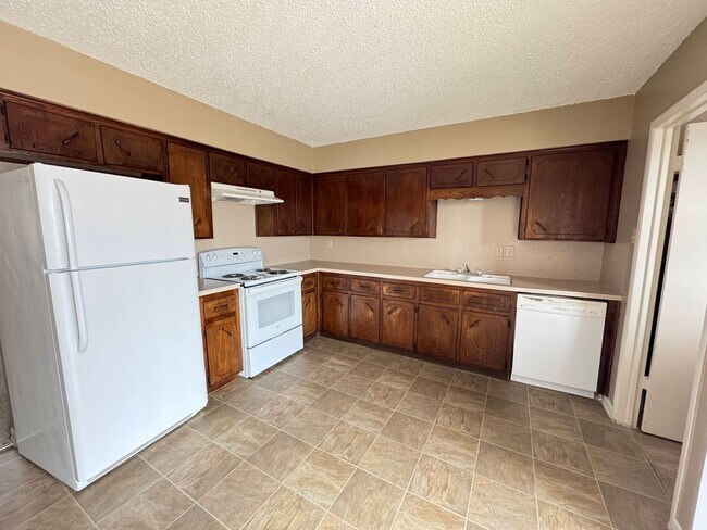 2202 Hunt Dr Killeen, TX 76543 photo 5