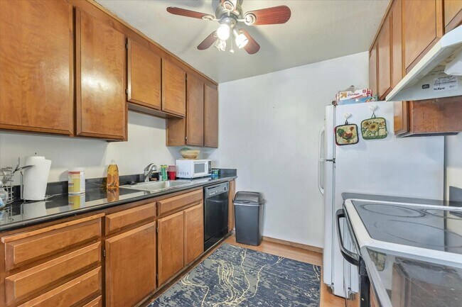 455 Crescent St Oakland, CA 94610 photo 3