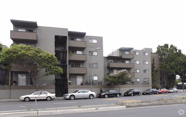 Lakeview Towers photo 5