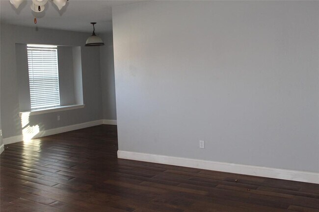 424 Penny Ln Burleson, TX 76028 photo 5