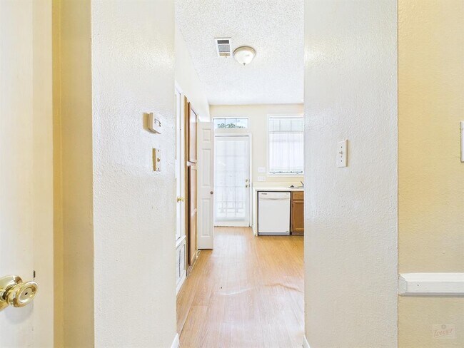 2300 Leon St Austin, TX 78705 photo 5