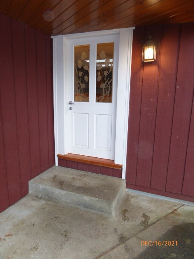 Beautiful 3 Bed 1 Bath Single Family House - Bellevue photo 4