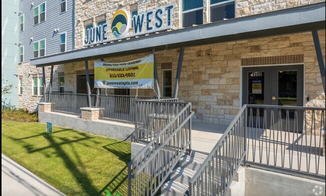 1200 W Koenig Ln Austin, TX 78756 photo 3