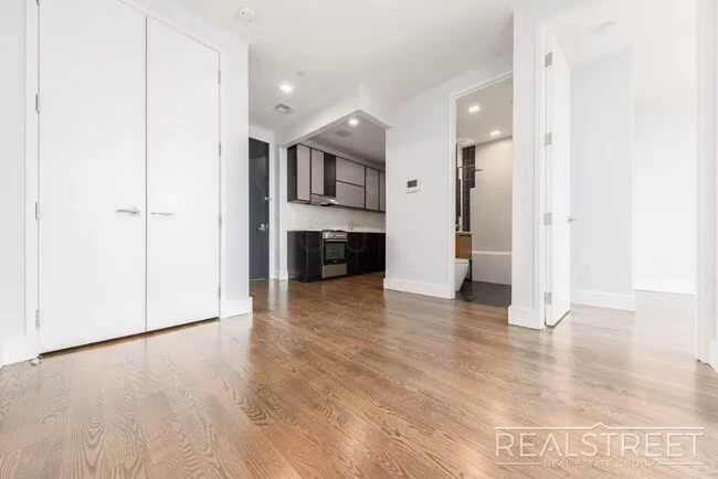 Luxury 2 BR in Bushwick with Roof Deck! photo 4