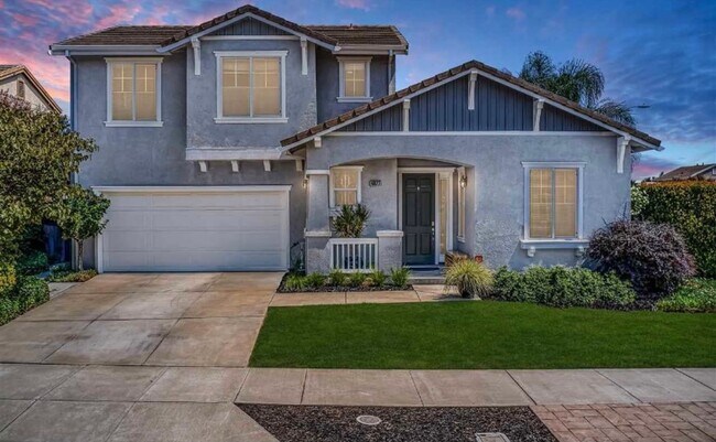 Beautiful 3 Bedroom, 2.5 Bath Antioch home with large loft