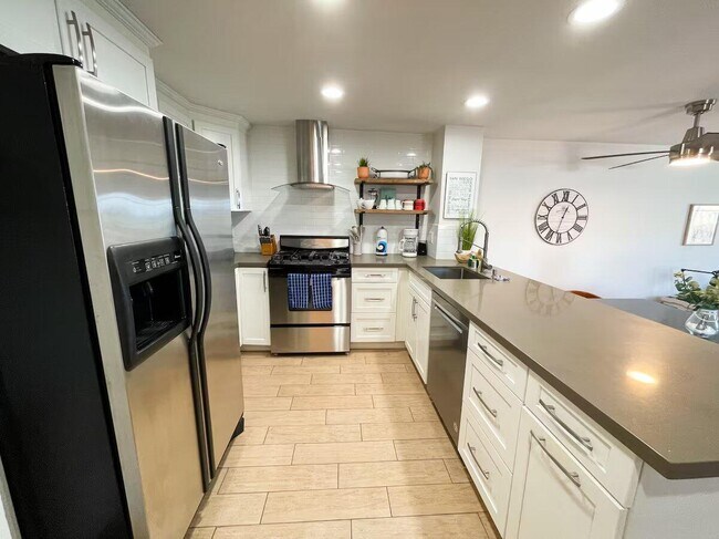 723 Seacoast Dr Imperial Beach, CA 91932 photo 3