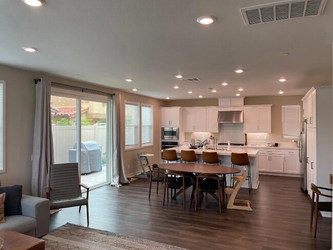 6659 Encelia Pl Carlsbad, CA 92011 photo 5