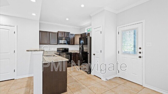 6962 Lakeview Dr. San Antonio, TX 78244 photo 4